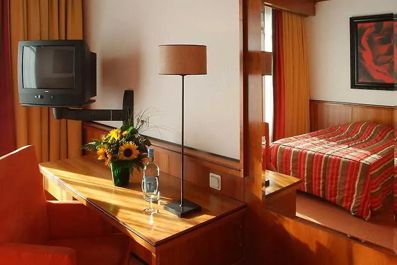 Van Der Valk Hotel Schiphol Hoofddorp 4*,